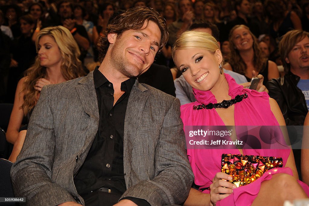 2010 CMT Music Awards - Backstage And Audience