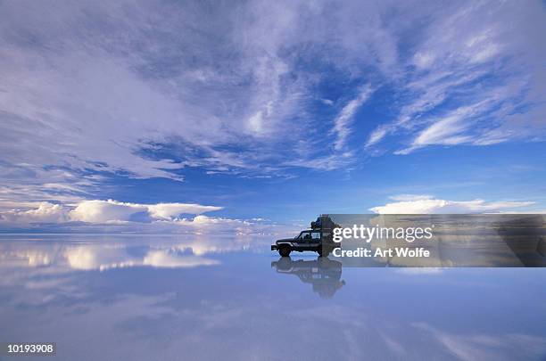 bolivia, salar de uyuni, expedition vehicle - uyuni stock pictures, royalty-free photos & images