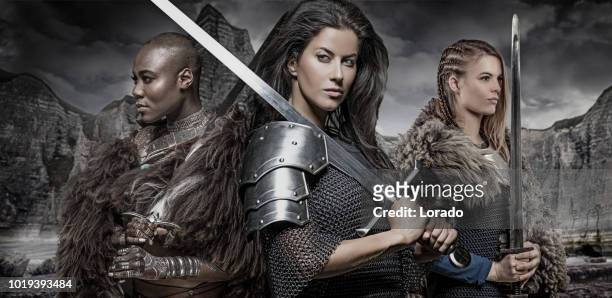 3 つの強力なバイキング女性 - 勇者 ストックフォトと画像