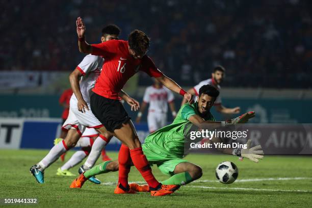 Hwang Ui Jo of South Korea scores a goal during the Men's Football Group E match between South Korea and Bahrain at Si Jalak Harupat Stadium ahead of...