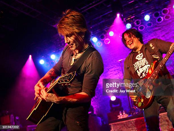 John Rzeznik and Robby Takac of Goo Goo Dolls perform at Austin Music Hall on June 9, 2010 in Austin, Texas.