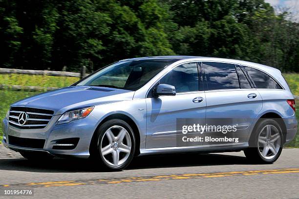California R350 18 Mercedes Benz R350 Stock Photos, High-Res Pictures, and Images ...