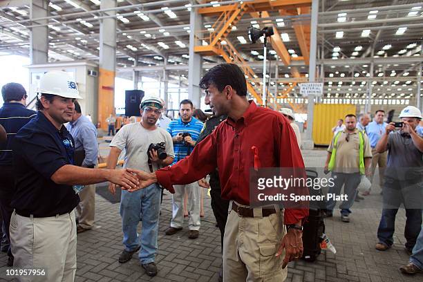 Louisiana Governor Bobby Jindal speaks with employees in the oil and gas industry about U.S. President Obama`s moratorium on Deep Water Drilling June...