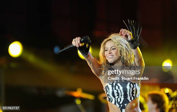 Shakira World Cup Photos and Premium High Res Pictures - Getty Images