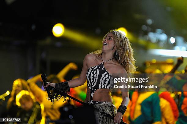 Shakira World Cup Photos and Premium High Res Pictures - Getty Images