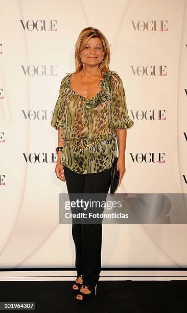 Cari Lapique arrives to the 'VII Vogue Joyas Awards' at the Madrid Stock Exchange Building on June 10, 2010 in Madrid, Spain.