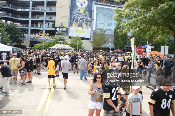 General view of atmosphere during Nickelodeon's Road To The Worldwide Day Of Play 2018 at Heinz Field on August 19, 2018 in Pittsburgh, Pennsylvania.
