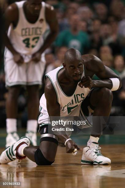 Kevin Garnett of the Boston Celltics pounds the court in Game Four of the 2010 NBA Finals against the Los Angeles Lakers on June 10, 2010 at TD...