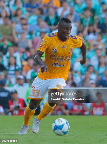 Julian Quinones of Tigres controls the ball during the fifth round match between Santos Laguna and Tigres UANL as part of the Torneo Apertura 2018...