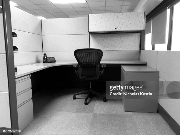 empty office cubicles - office cubicle stock pictures, royalty-free photos & images