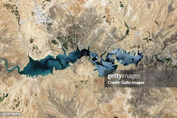 Zayanderud Zayanderud Dam Photos and Premium High Res Pictures - Getty Images