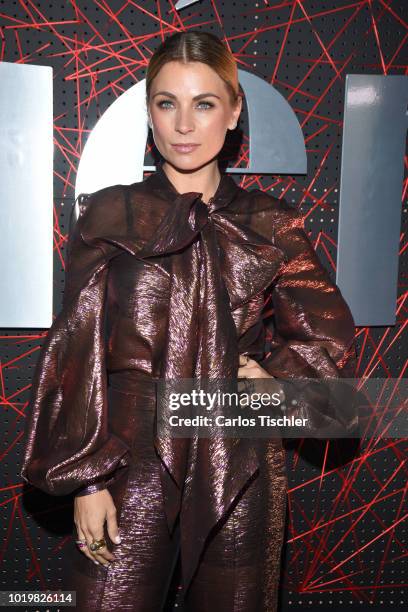 Ludwika Paleta poses for photos during the red carpet for 'Quien' magazine's 18th anniversary at Foro Masaryk on August 15, 2018 in Mexico City,...