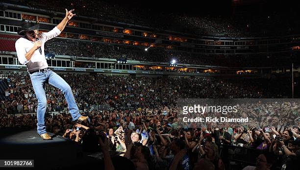 Singer/Songwriter and Actor Tim McGraw performs during CMA Music Festival Day 1 at LP Field on June 10, 2010 in Nashville, Tennessee.