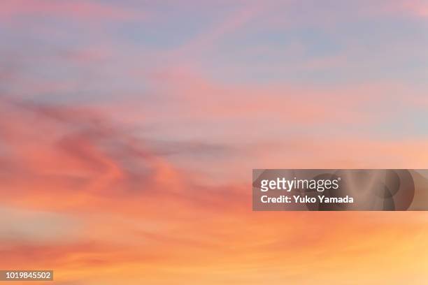 cloud typologies - twilight sky - imbrunire foto e immagini stock