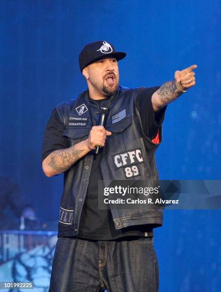 Breal Rapper Rapper B-Real of Cypress Hill performs on stage at the Rock in Rio ...