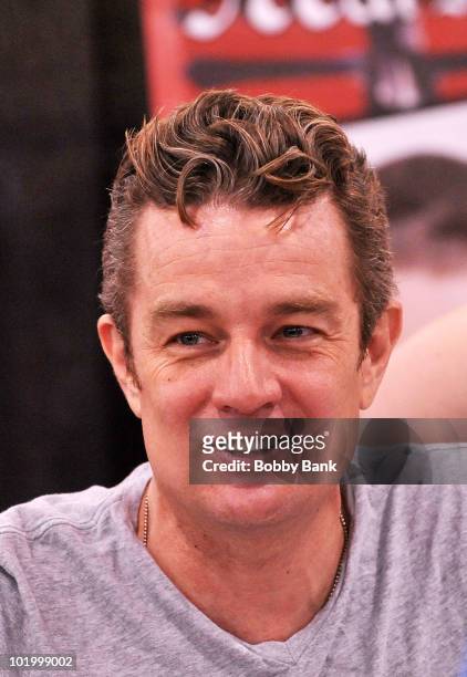 James Marsters attends the 2010 Wizard World Convention at the Pennsylvania Convention Center on June 11, 2010 in Philadelphia, Pennsylvania.