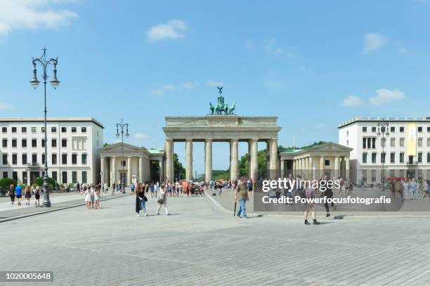 berlin brandenburger tor - brandenburg gate stock pictures, royalty-free photos & images