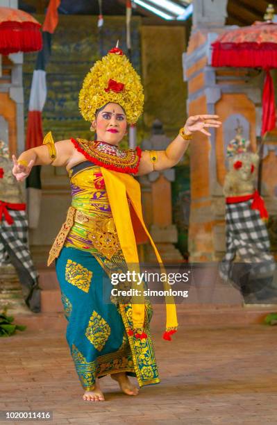 balinese traditional dance - balinese culture stock-fotos und bilder