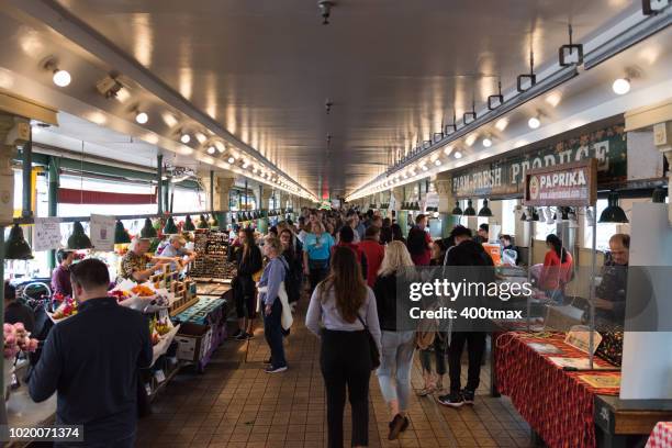 pike place market - pike place market flowers stock pictures, royalty-free photos & images