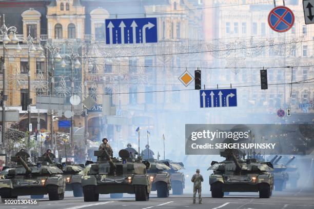 Tanks of Ukrainian army take part in a parade rehearsal in the centre of Kiev on August 20 ahead of Ukraine's Independance Day celebrations on August...