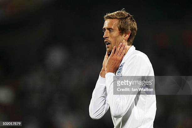Peter Crouch of England looks dejected during the 2010 FIFA World Cup South Africa Group C match between England and USA at the Royal Bafokeng...