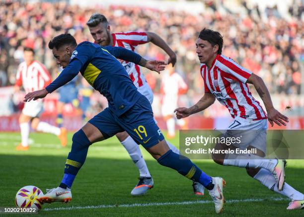 Mauro Zarate of Boca Juniors drives the ball during a match between Estudiantes and Boca Juniors as part of Superliga Argentina 2018/19 at Estadio...