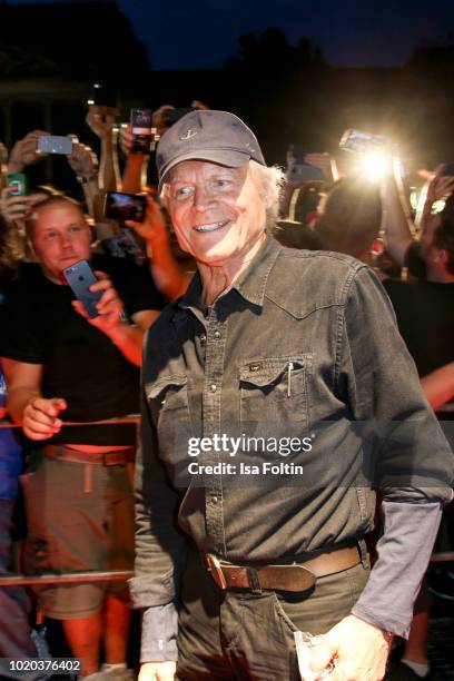 Italien-US actor Terence Hill with fans during the premiere of 'Mein Name ist Somebody - Zwei Faeuste kehren zurueck' during the movie nights on...