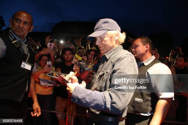 Italien-US actor Terence Hill with fans during the premiere of 'Mein Name ist Somebody - Zwei Faeuste kehren zurueck' during the movie nights on...