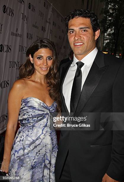 Jamie-Lynn Sigler and Mark Sanchez of the New York Jets attend the 64th Annual Tony Awards at Radio City Music Hall on June 13, 2010 in New York City.