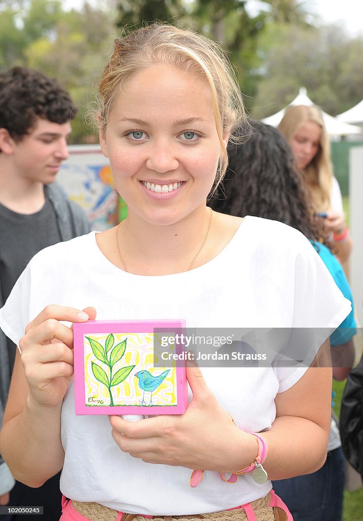 Oopsy daisy Art Booth at A Time For Heroes Celebrity Picnic