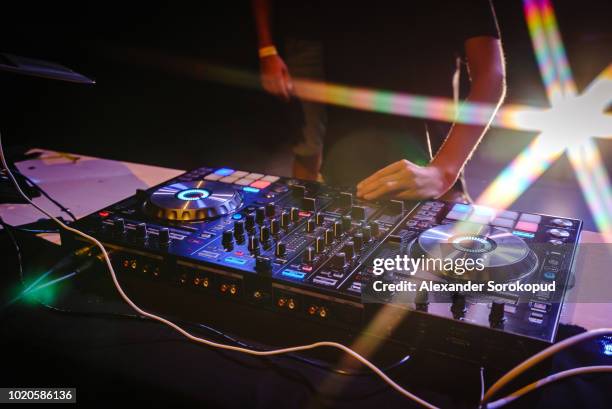 dj working on concert - disk jockey stock pictures, royalty-free photos & images