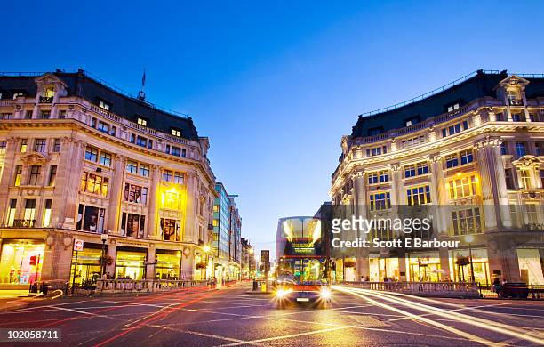 bus on intersection of oxford street and regent st - regent street stock pictures, royalty-free photos & images