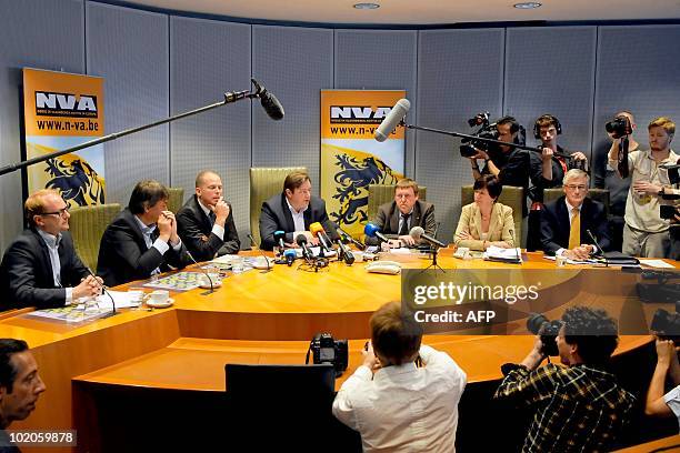 Ben Weyts, Jan Jambon, Theo Francken, N-VA chairman Bart De Wever, Siegfried Bracke, Frieda Brepoels and Geert Bourgeois give a press conference...