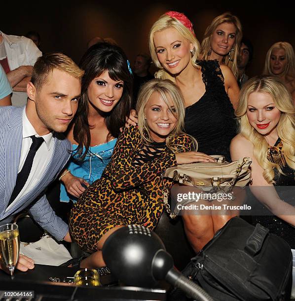 Josh Strickland, Laura Croft, Angel Porrino, Holly Madison, Joyce Bonelli attends the Holly's World viewing party at Planet Hollywood Resort & Casino...