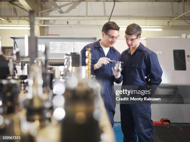 Quality Engineering Apprentice Engineer Guide Photos and Premium High Res Pictures - Getty Images