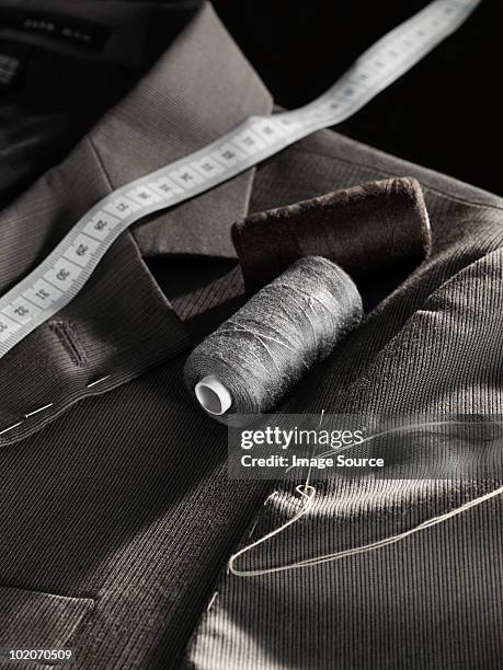 tailoring a jacket - custom tailored suit - fotografias e filmes do acervo
