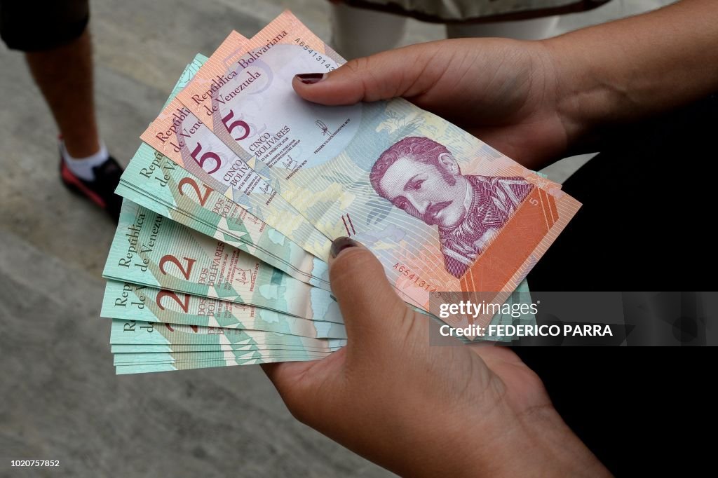 VENEZUELA-ECONOMY-CRISIS-CURRENCY