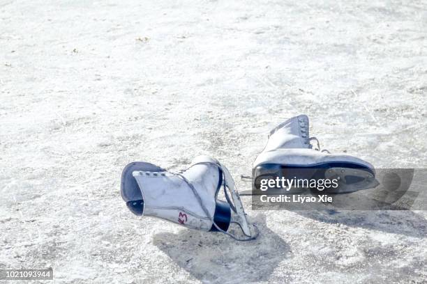 ice skate - winter sport gear stock pictures, royalty-free photos & images