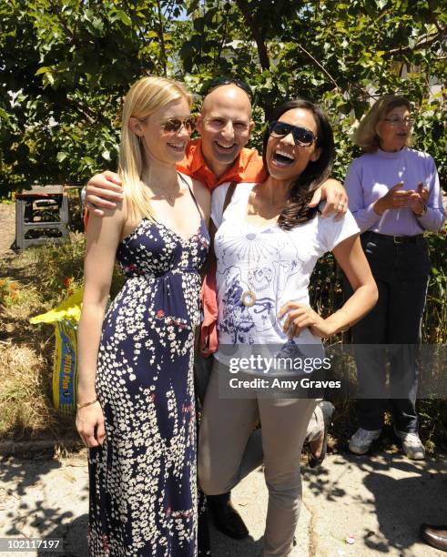 Amy Smart, Ido Leffler and Rosario Dawson attend the Environmental Media Association and Yes to Carrots Garden Luncheon at The Learning Garden at...