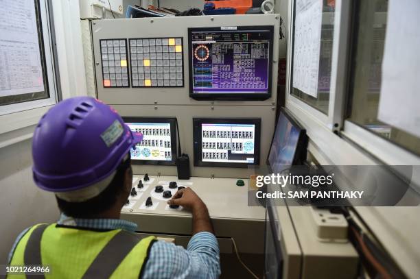 Control Room Signalling Railway Control Room Photos and Premium High Res Pictures - Getty Images