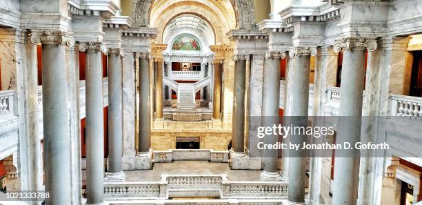 kentucky state capitol columns - frankfort kentucky stock pictures, royalty-free photos & images