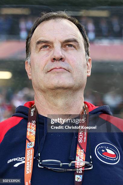 Marcelo Bielsa head coach of Chile looks thoughful ahead of the 2010 FIFA World Cup South Africa Group H match between Honduras and Chile at the...