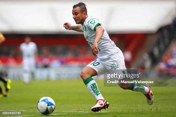 Luis Montes of Leon plays the ball during the fifth round match between Cruz Azul and Leon as part of the Torneo Apertura 2018 Liga MX at Azteca...
