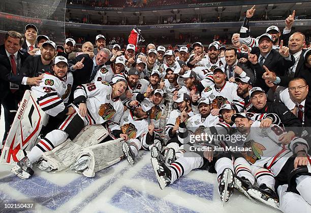 The Chicago Blackhawks pose for a team photo after defeating the Philadelphia Flyers 4-3 in overtime and win the Stanley Cup in Game Six of the 2010...