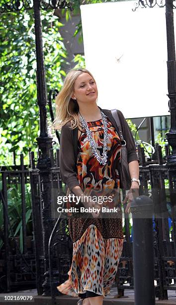 Kate Hudson on location for "Something Borrowed" on the Streets of Manhattan on June 15, 2010 in New York City.