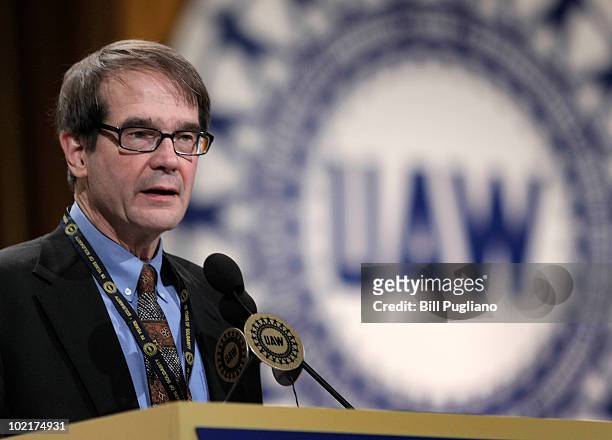 Newly-elected United Auto Workers president Bob King delivers his first speech as president at the closing of the the 2010 UAW Constitutional...