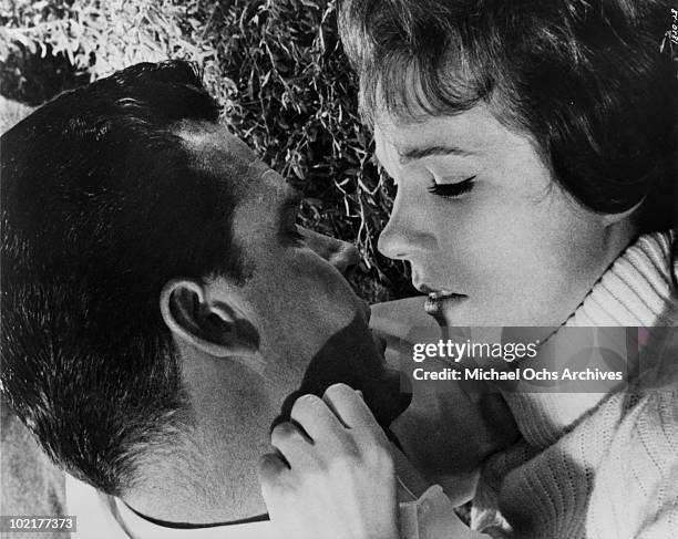 James Garner And Julie Andrews Christmas Movie Julie Andrews 60s Photos and Premium High Res Pictures - Getty Images