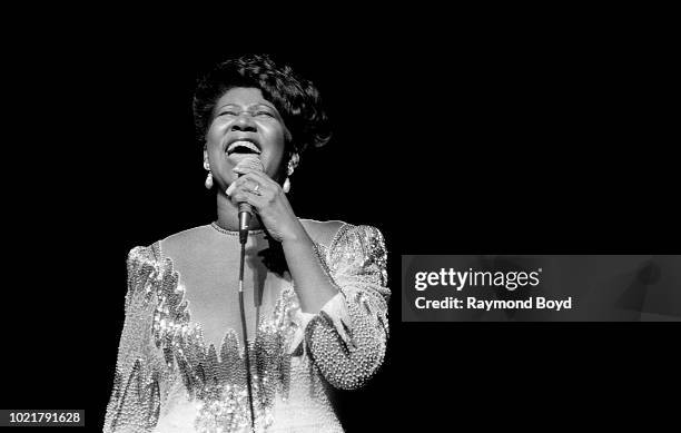 Singer Aretha Franklin performs at the Chicago Theater in Chicago, Illinois on January 1986.