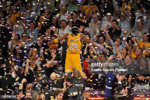 2,637 Kobe Bryant Celebrating Stock Photos, High-Res Pictures, and