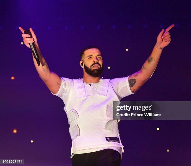 Drake performs in Concert at Aubrey & The Three Amigos Tour - Chicago, Illinois at United Center on August 17, 2018 in Chicago, Illinois.